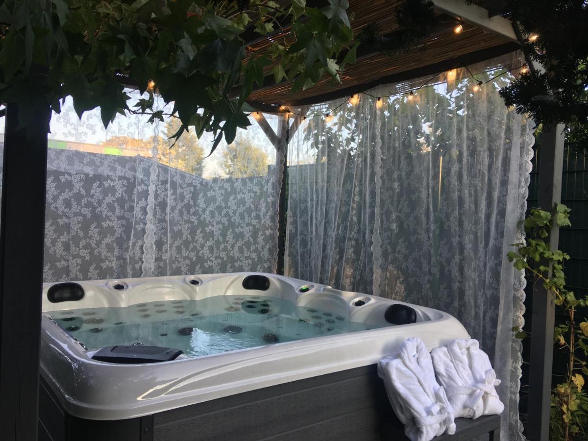 La Villa Des Roses - Suite & Spa Lys-lez-Lannoy Zewnętrze zdjęcie